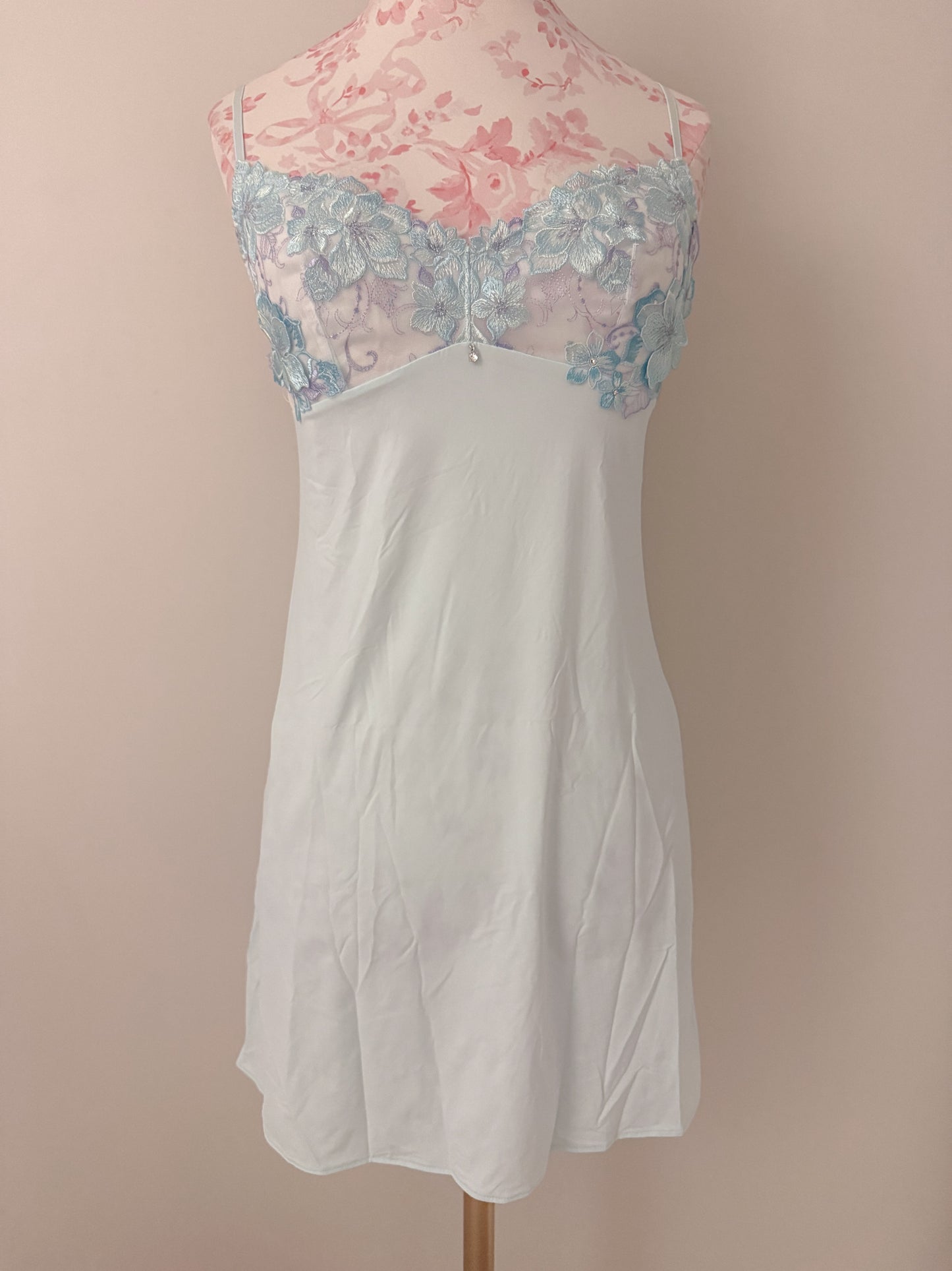 frosted petal pour spritz babydoll