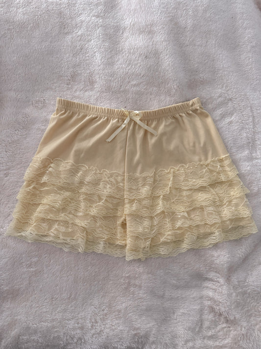 ivory honey moon martini ruffle shorts