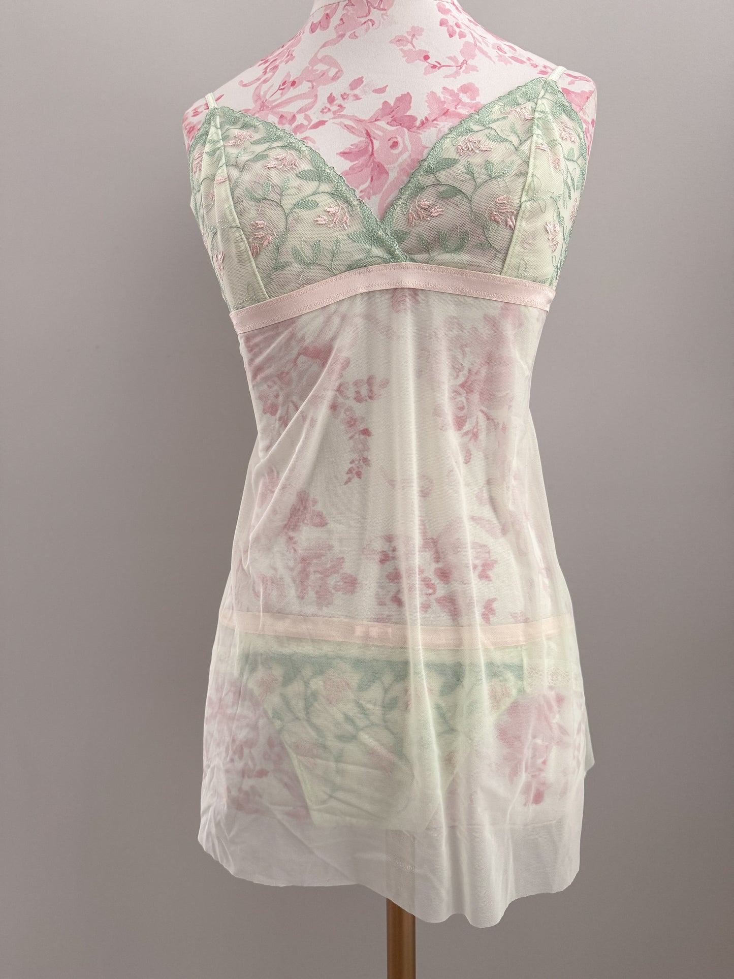 matcha floral embroidery camisole