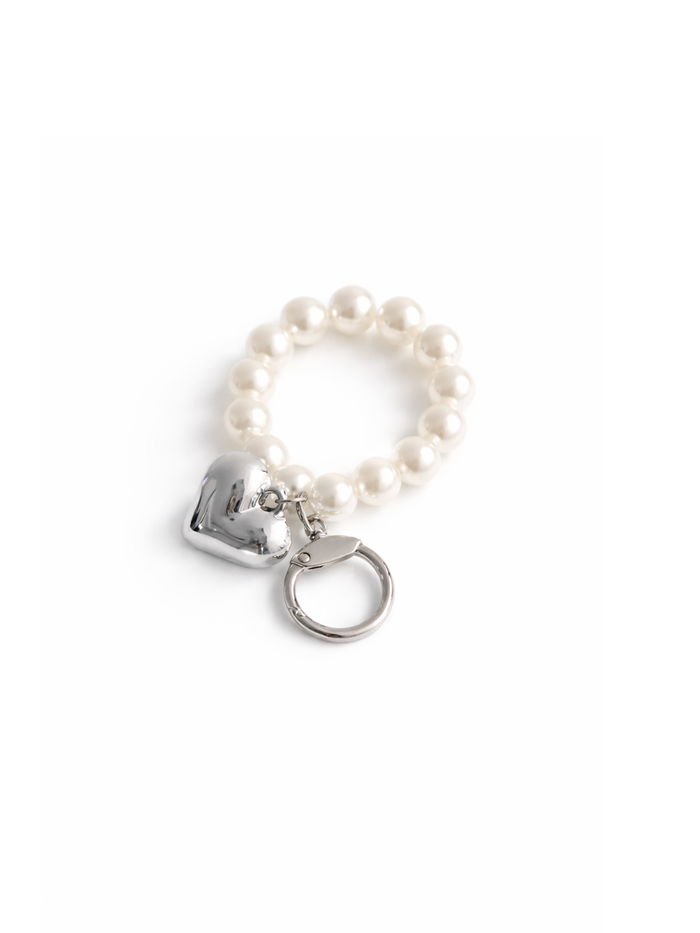 chunky pearl charm