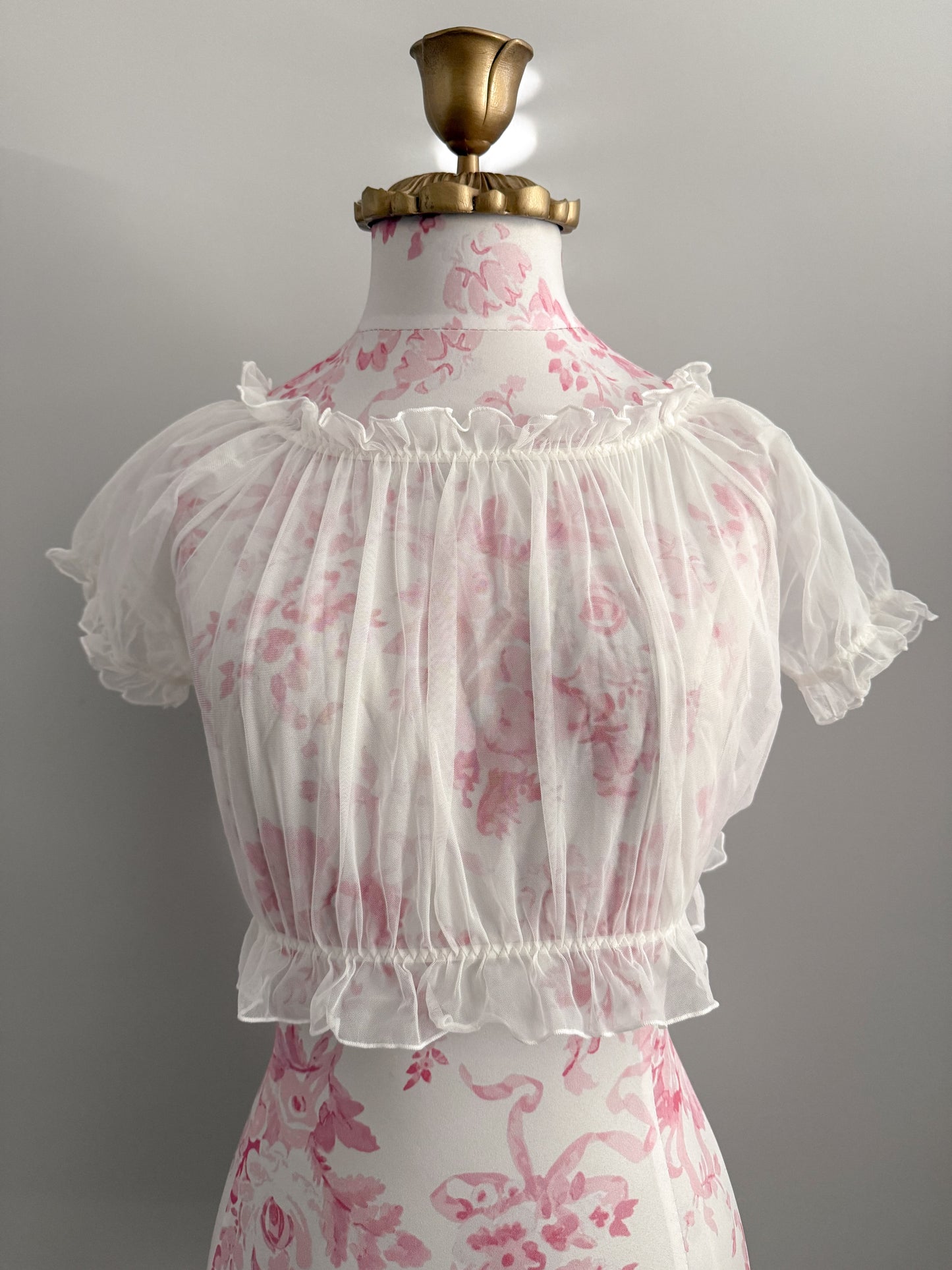 almond blossom spritz cocktail top