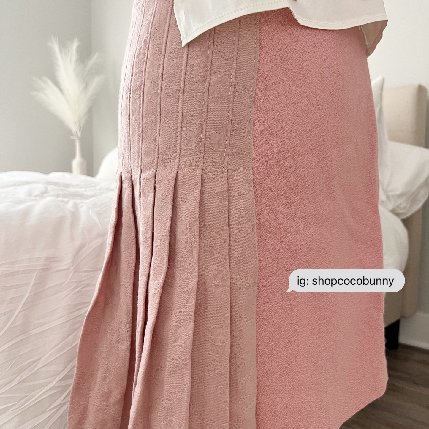 moschino pleated pink skirt